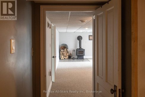 29790846-1a765792e5-21.jpg