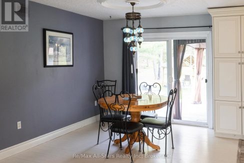 29790846-1a765792e5-9.jpg