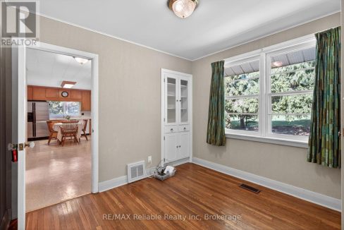 29799042-11.jpg