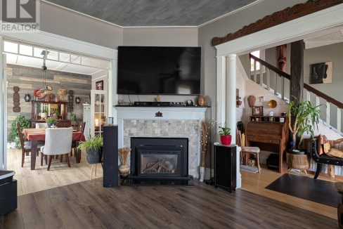 29799600-16.jpg