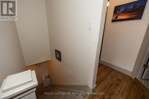 29808030-22.jpg
