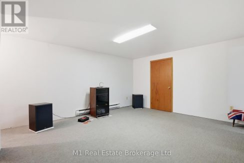 29811320-21.jpg