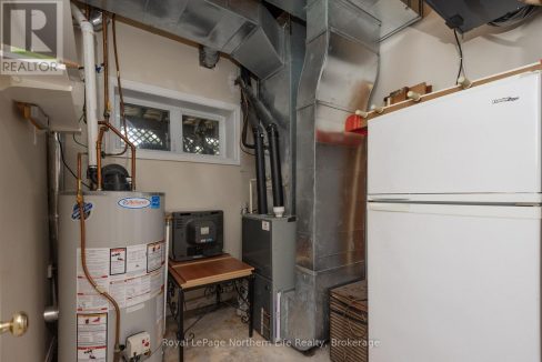 29811842-43.jpg