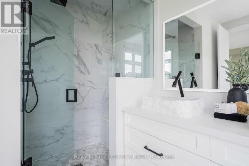 29840693-8b8df470b0-26.jpg