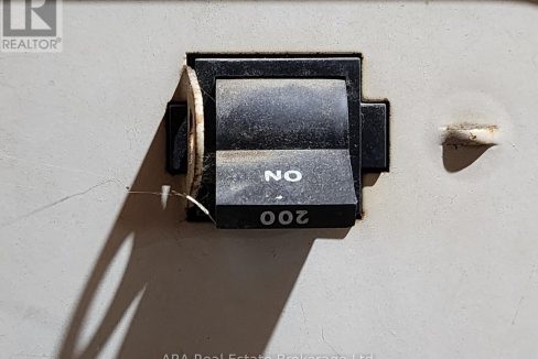 29851555-14.jpg