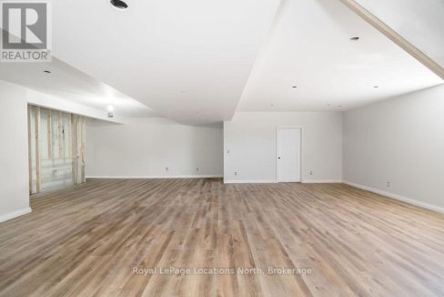 29853143-24.jpg
