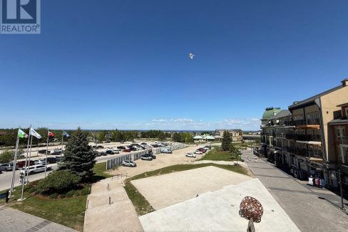 29856537-9.jpg