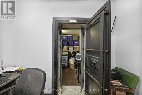 29859375-8.jpg