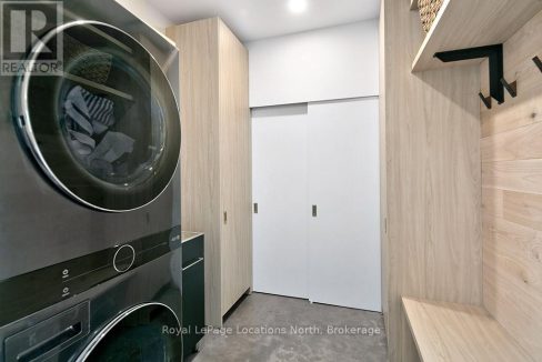 29860046-18.jpg