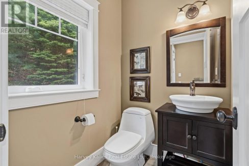 29878072-db764df9a8-23.jpg