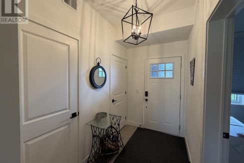 29881823-3.jpg