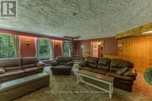 29884567-30.jpg