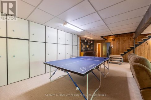 29889094-24.jpg