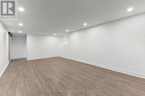 29894091-27.jpg
