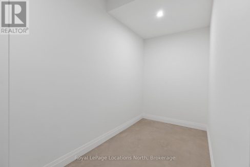 29894996-32.jpg