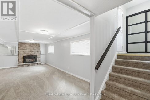 29895732-47518069e2-25.jpg