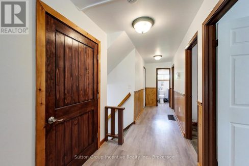 29897257-10.jpg