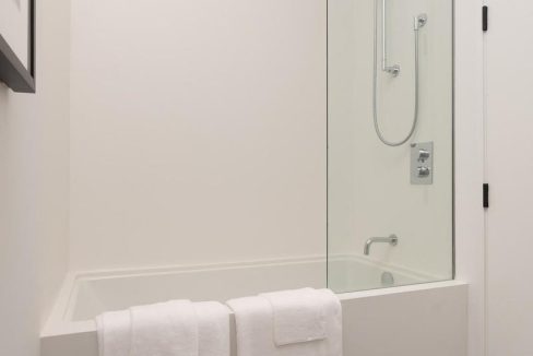 29913379-5b7fefb50c-26.jpg