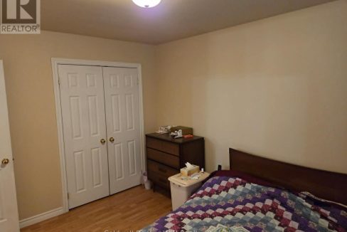 29917058-b98b9bf05b-12.jpg