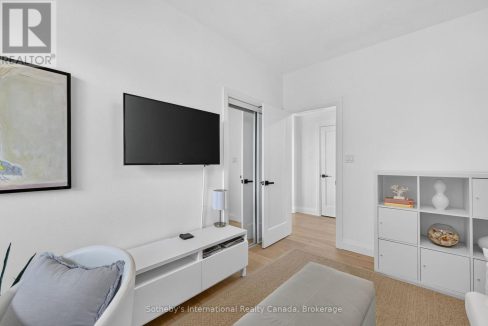 29921125-c71372ef6e-24.jpg