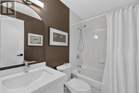 29921125-c71372ef6e-26.jpg