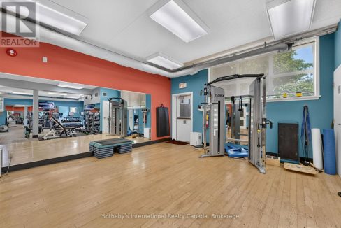 29921125-c71372ef6e-36.jpg