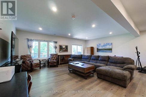 29921764-da4573bd43-31.jpg