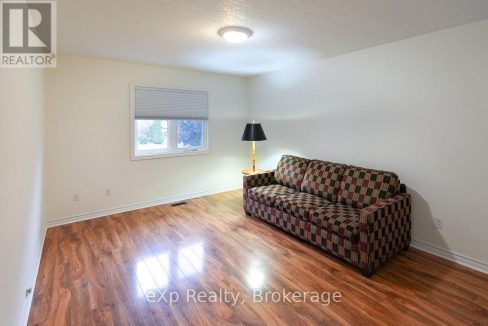 29921768-3c97fbf3ae-15.jpg