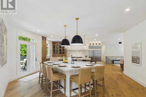 29933552-ca07a3ba4e-16.jpg