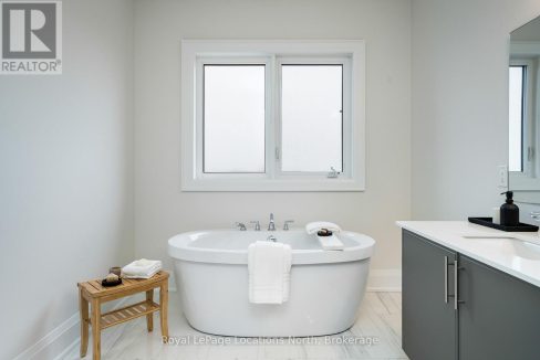 29940135-23bed7909e-32.jpg