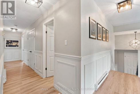 29943995-bd7029105f-12.jpg