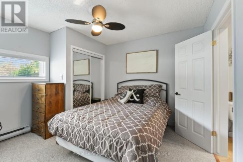29943995-bd7029105f-23.jpg