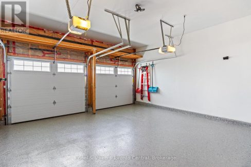 29944370-58255823b3-24.jpg
