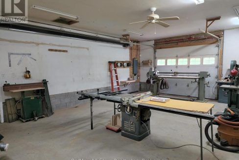 29975668-b4877225cc-18.jpg