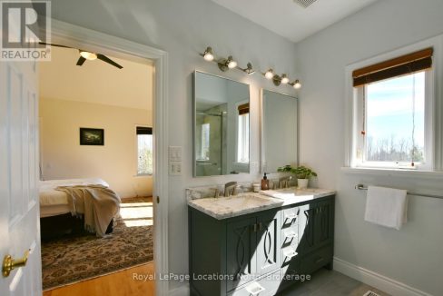 29985161-ce07885854-19.jpg