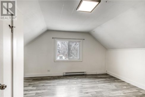 29994576-28240761b8-28.jpg